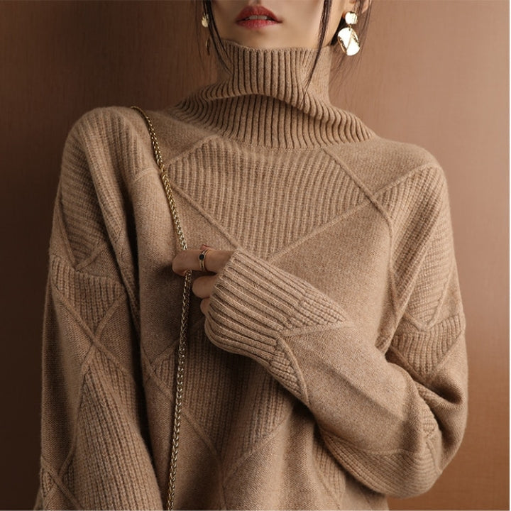 Fashionable women's oversized ribbed knit sweater suitable for winter layering