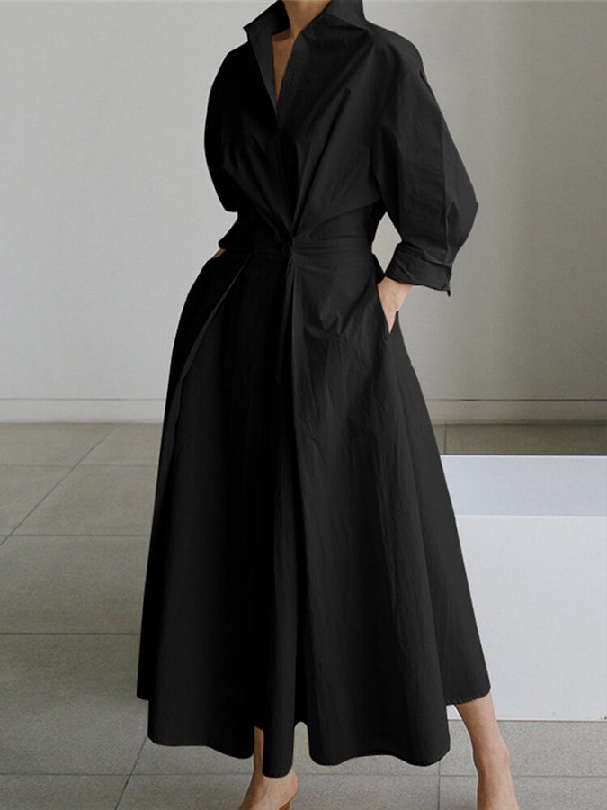Elegant women's long evening dress. Timeless flowy style, perfect for sophisticated occasions.