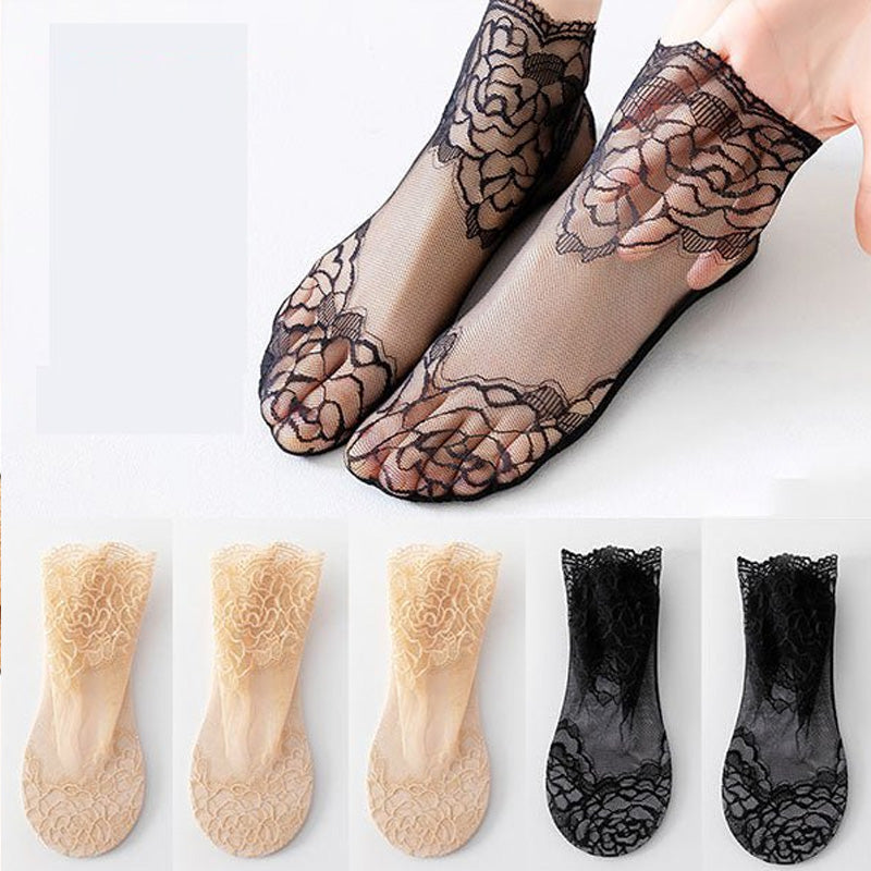 Packaging showing 6 pairs of women's elegant lace mesh ankle socks, breathable design.
