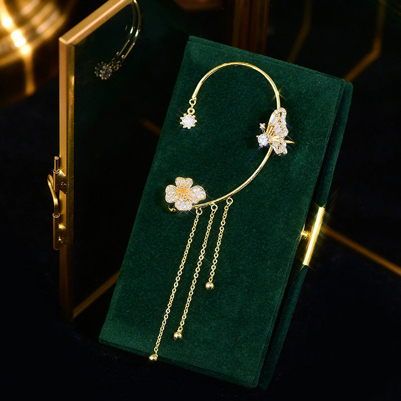 Chic women's butterfly earrings made with zircon, ideal for a refined and elegant style.