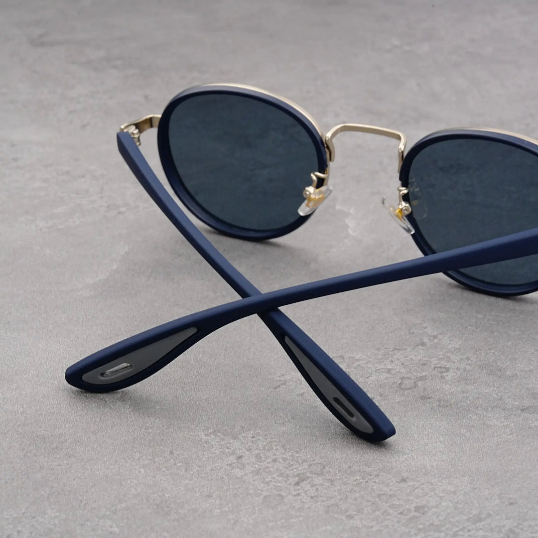Vintaged-inspired round metal sunglasses, a must-have retro fashion accessory for sun safety