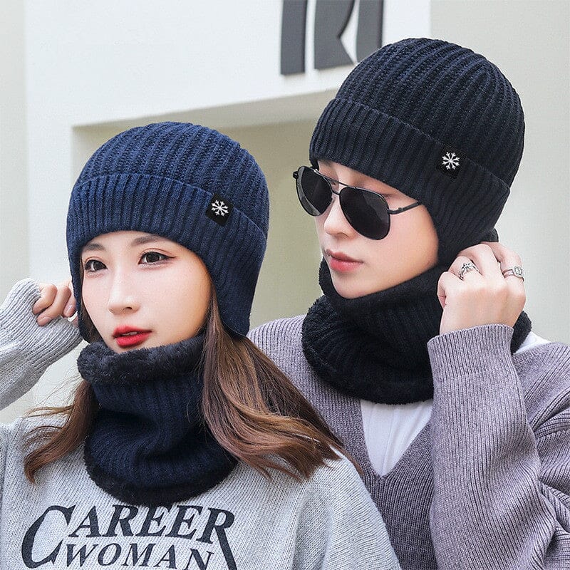 Cozy unisex beanie and scarf set, featuring a chunky knit and insulating fleece lining