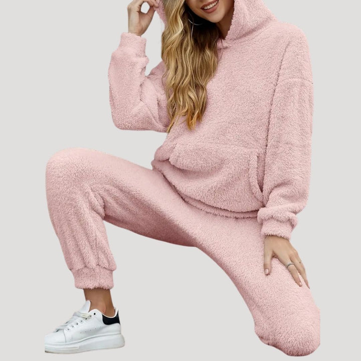 Stylish women's loungewear: a two-piece hooded set designed for ultimate comfort and relaxation.