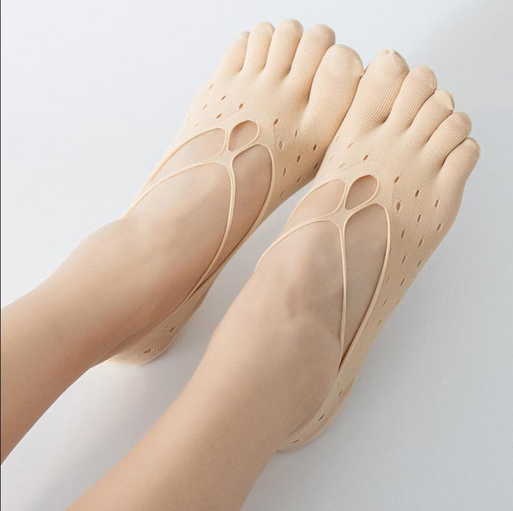 Set of women's low-cut toe socks, designed as a practical and stylish footwear accessory for any outfit.