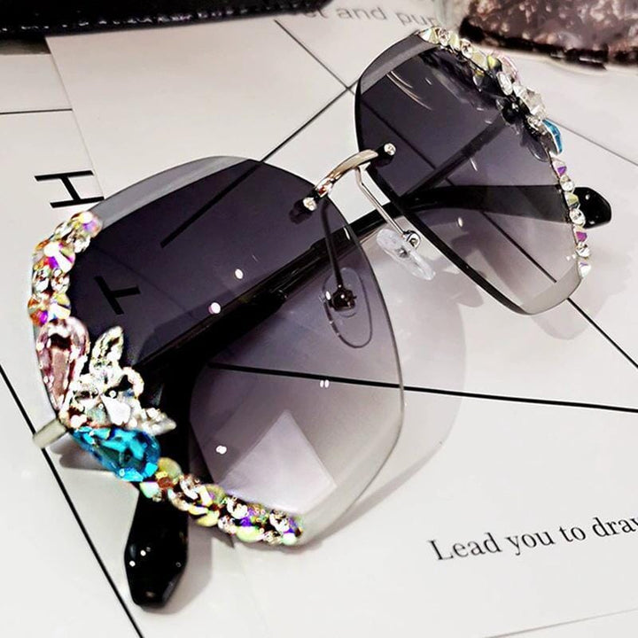 Stylish women's vintage rimless sunglasses, excellent for sun protection and fashion