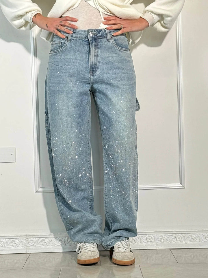 Stylish women's wide leg pants for spring, made from a lightweight, flowy material.